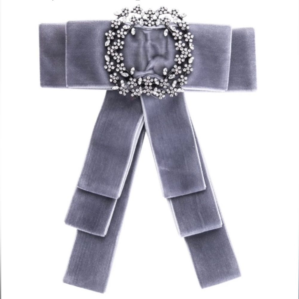 Gorgeous velvet bow embellished pin